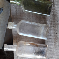 Piccole bottigliette in vetro vintage