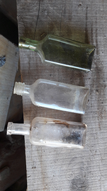 Piccole bottigliette in vetro vintage