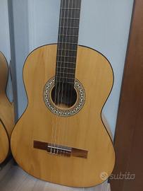 chitarra classica perfettamente funzionante. 