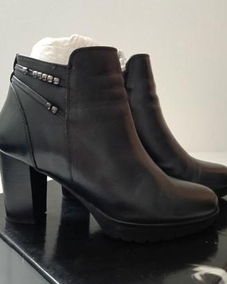STIVALETTO DONNA TG. 38