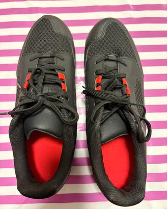 Scarpe da ciclismo con ganci