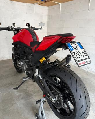 Ducati Monster 937