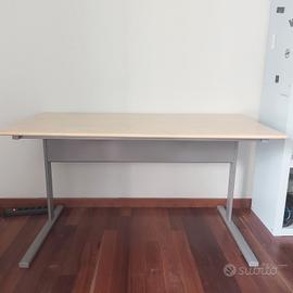 Scrivania doppia Ikea