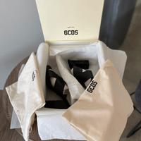 Sandalo pelle nero GCDS