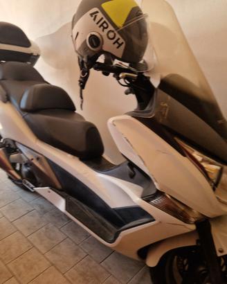 Scooter Modello Honda Sw-T400