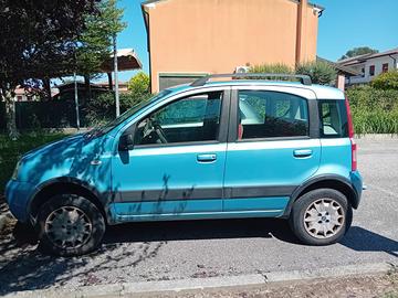 Fiat Panda 4x4 climbing