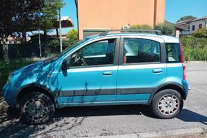 Fiat Panda 4x4 climbing