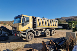 Trakker iveco 440 usato