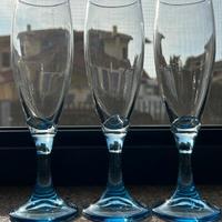 set tre calici azzurri
