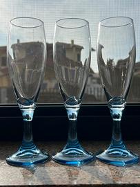 set tre calici azzurri