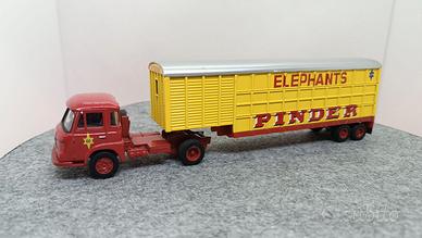 Convoglio Circo Pinder Elefanti