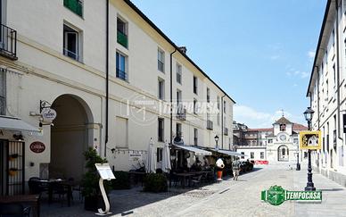 4 LOCALI IN ZONA CENTRALE