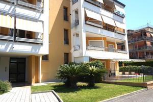 2 LOCALI A MONTECORVINO PUGLIANO