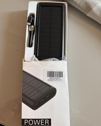 Power bank a energia solare ed elettrica