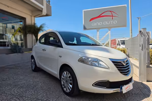 Lancia Ypsilon 1.2 69 CV 5 porte S&S Silver