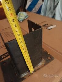 Stafa supporto palo in legno pilastro in acciaio 