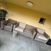 Divano da giardino