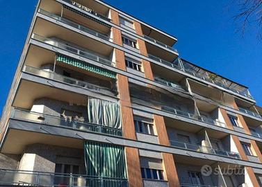 Trilocale vuoto c.so francia 450 libero subito