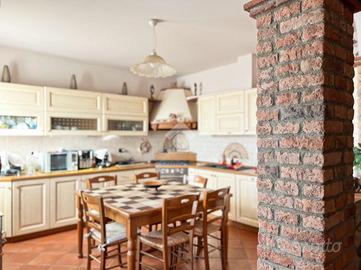 4 LOCALI A RONCO ALL'ADIGE