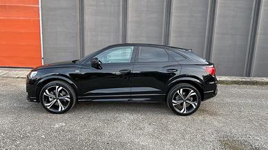 AUDI Q3 Sportback 40 2.0 S Line black edition