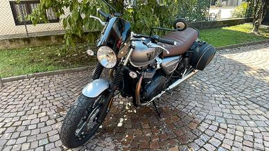 Triumph Street Twin EC1