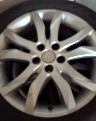 cerchi per Peugeot con gomme invernali