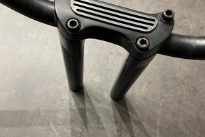 Riser  10” (25,5cm)+ manubrio (76,5cm larg.)