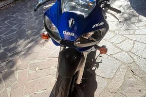 Yamaha R6 YZF 600