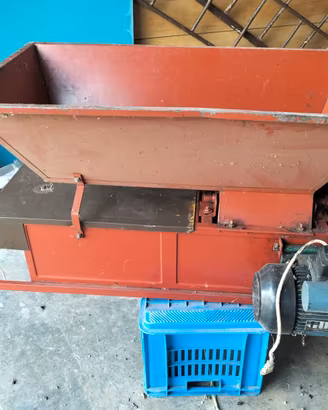 Pigiatrice uva elettrica