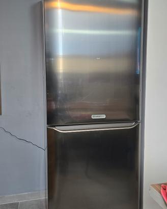 Frigorifero Ariston funzionante L70xP63xH188Cm