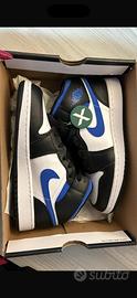 Air Jordan 1 Mid nella colorazione "Royal White"
