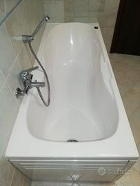 Vasca da bagno in vetroresina 