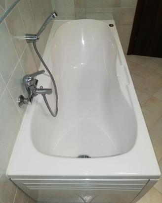 Vasca da bagno in vetroresina 