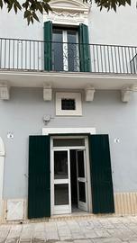 Locale commerciale in piazza a Pezze di Greco