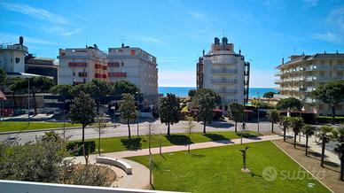Spiaggia a50 m. vista mare con parcheggio