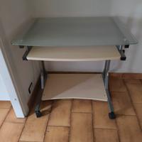 tavolo porta computer con ruote 