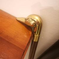 bastone vintage con pomo di ottone