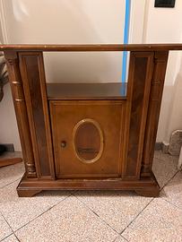 Mobile antico in legno