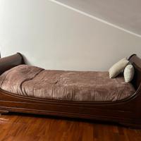 Letto singolo a barca in legno di ciliegio