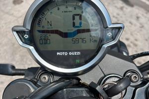 Moto Guzzi V7 Stone agosto 2024