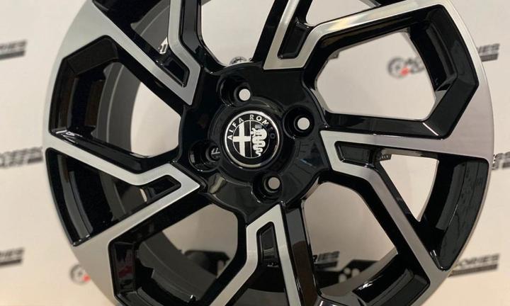 Set di cerchi in lega 17 per Alfa Romeo Junior