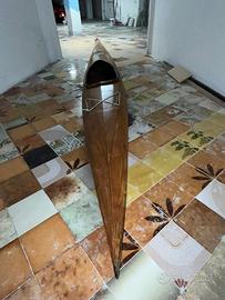 Kayak in legno marino