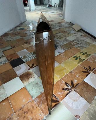 Kayak in legno marino