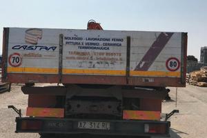 Iveco Eurocargo 150E23 con Gru PM 9022 e Ribaltabi