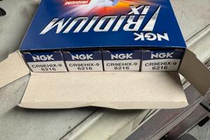 Set 4 candele moto nuove