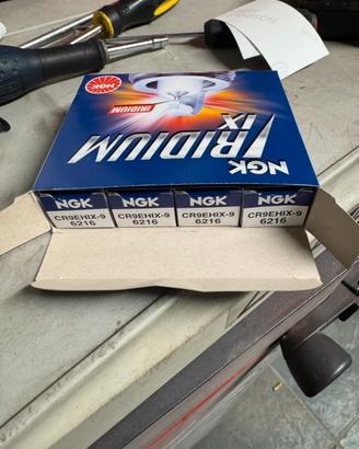 Set 4 candele moto nuove