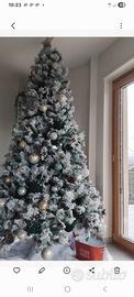 albero di Natale  alto 270cm 