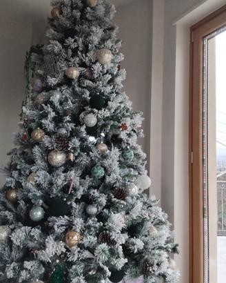 albero di Natale  alto 270cm 