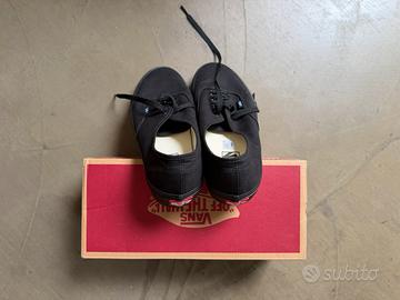 VANS AUTHENTIC BLACK