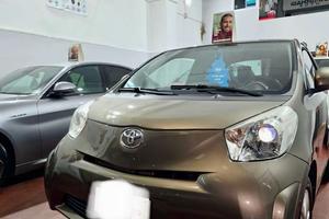 Toyota iq